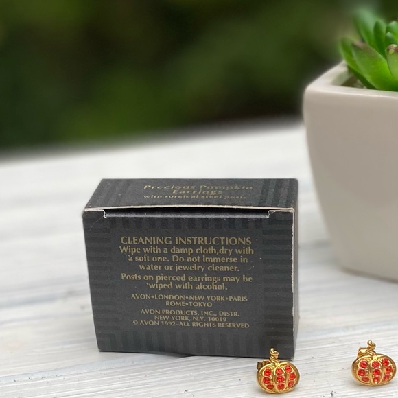 VTG Avon PUMPKIN Earrings - Picture 8 of 14